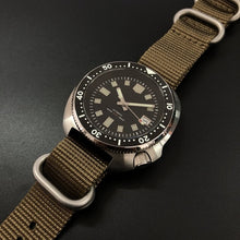 Load image into Gallery viewer, STEELDIVE 200M Dive Watch Automatic Mechanical Men's watch NH35 Japan C3 Super Luminous Diver watch men watches Stainless Steel