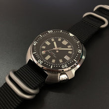 Load image into Gallery viewer, STEELDIVE 200M Dive Watch Automatic Mechanical Men's watch NH35 Japan C3 Super Luminous Diver watch men watches Stainless Steel