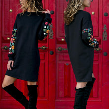 Load image into Gallery viewer, Dress Women Winter Mini Dress Classic Floral Printed Long Sleeve O-Neck Loose Warm Dress Black Streetwear Vestido 2020