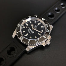 Load image into Gallery viewer, STEELDIVE 1954 Oman Special Design 200m Waterproof Dive Watch NH35 Sapphire Automatic Watches C3 Luminous Mens Diver Watches