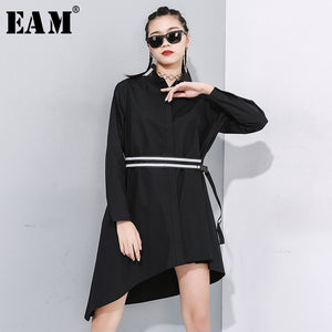 [EAM] Women Black Asymmetrical Buckle Split Blouse New Lapel Long Sleeve Loose Fit Shirt Fashion Tide Spring Autumn 2020 1N485