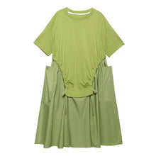 Load image into Gallery viewer, [EAM] Women Green Big Pocket Drawstring Big Size Dress New Round Neck Half Sleeve Loose Fit Fashion Spring Summer 2020 1T168
