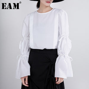 [EAM] Women White Bandage Big Size Blouse New Round Neck Long Flare Sleeve Loose Fit Shirt Fashion Spring Autumn 2020 1Z1900