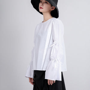 [EAM] Women White Bandage Big Size Blouse New Round Neck Long Flare Sleeve Loose Fit Shirt Fashion Spring Autumn 2020 1Z1900